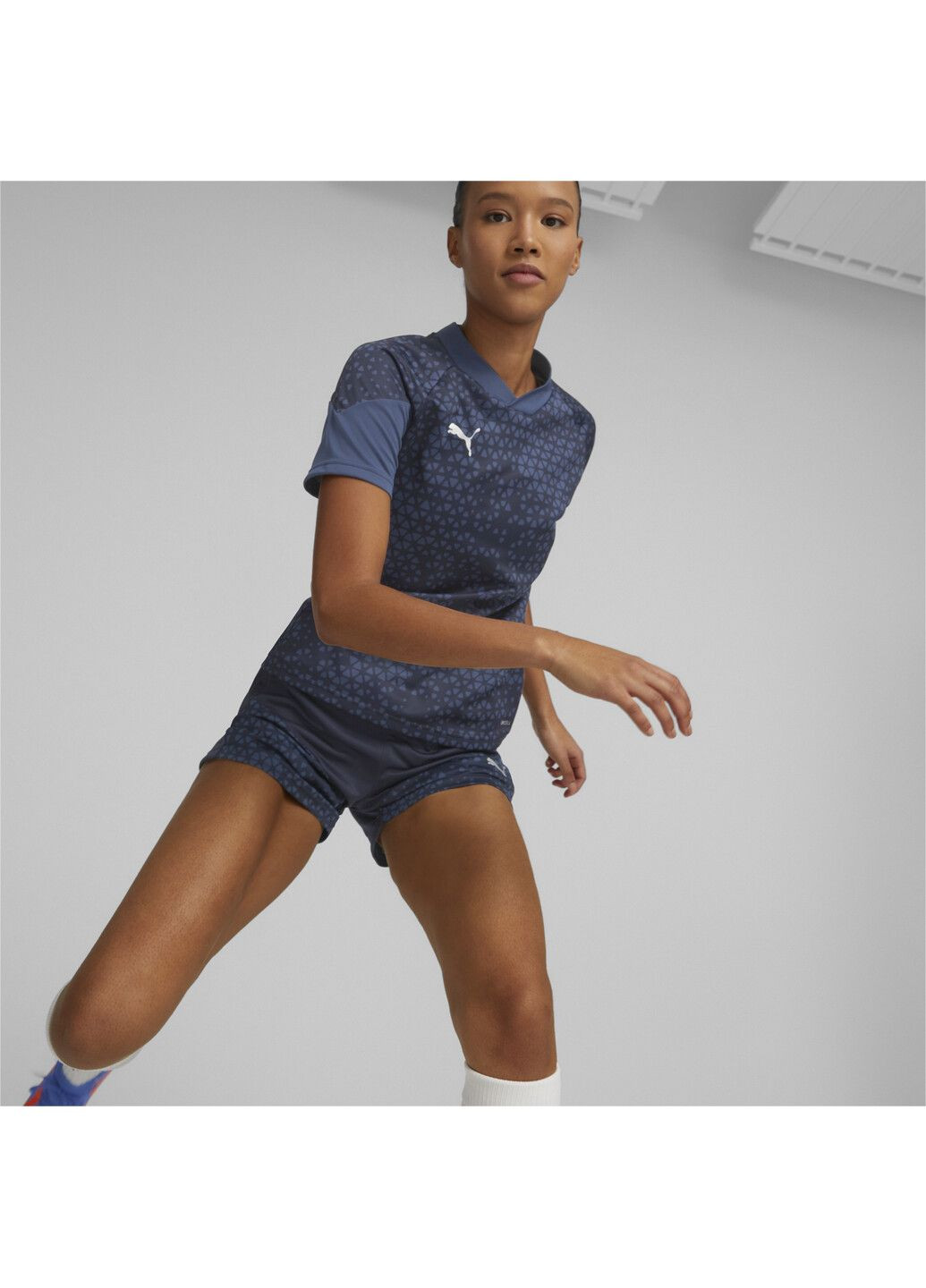 Синяя всесезон футболка teamcup training jersey women Puma