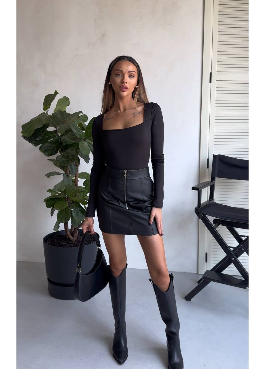 Черная юбка качественная эко кожа на замше основе, с молнией. Україна