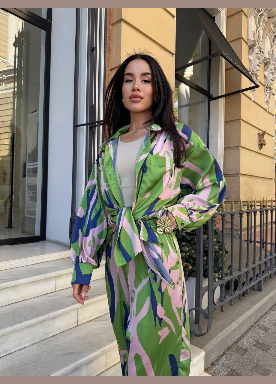 Женский летний костюм двойка с принтом: рубашка и брюки свободного кроя. MonCher (335013856)