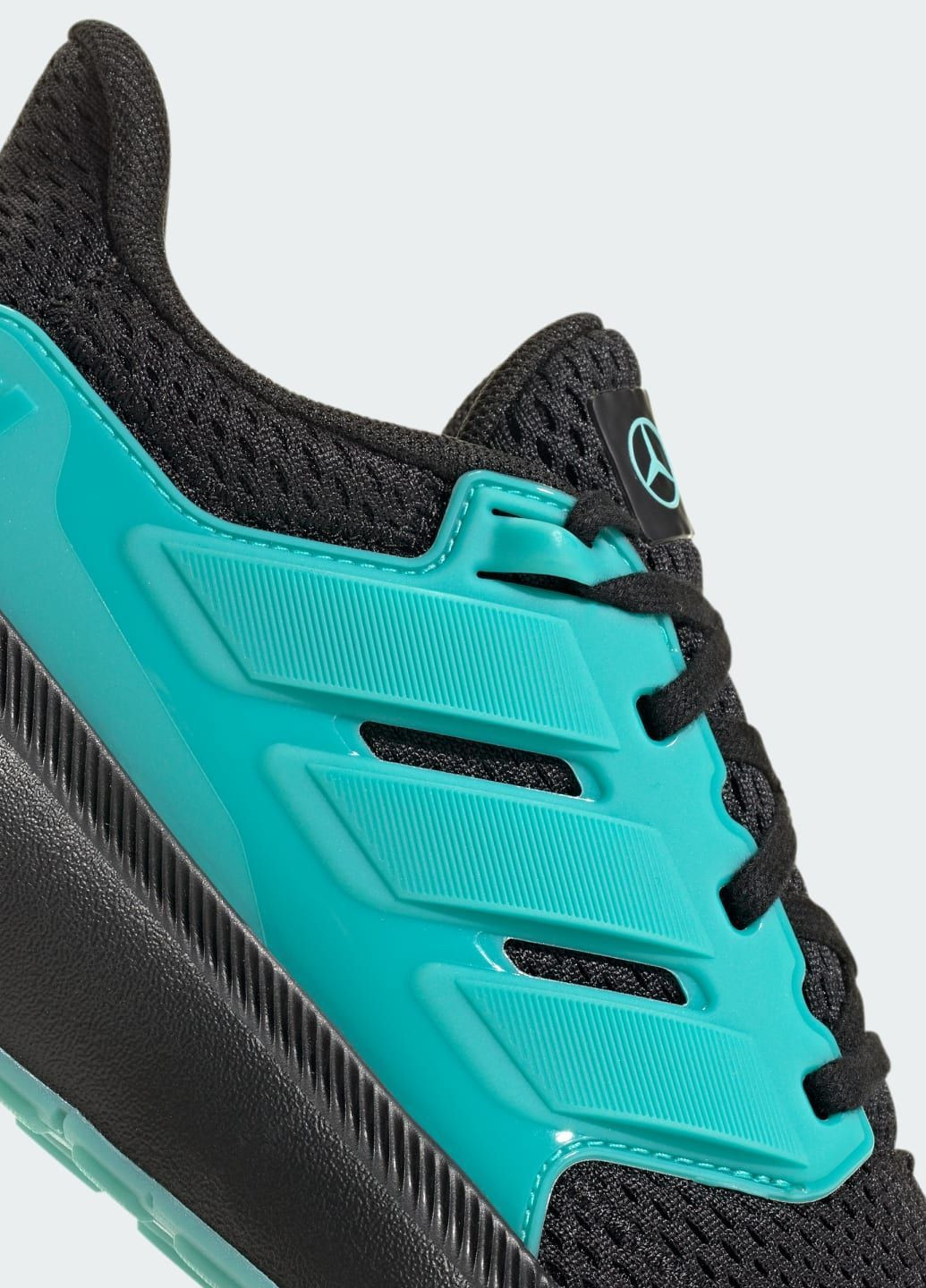 Черные всесезонные кроссовки mercedes amg petronas formula one team ultimashow 2.0 junior adidas