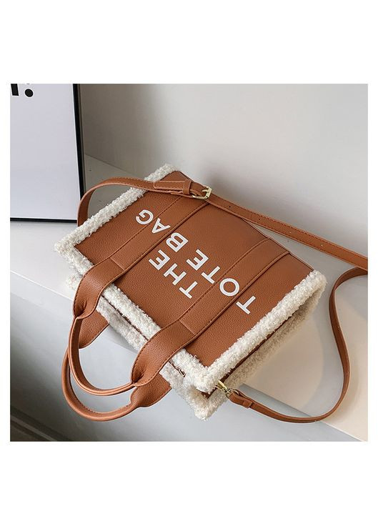 Женская меховая сумка 8896 кросс-боди с двумя ручками коричневая No Brand (366872011)