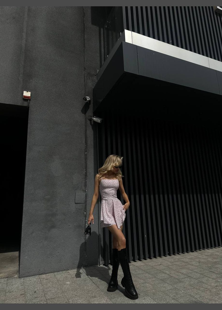 Шикарний літній короткий комбінезон без рукава та зі шнурівкою на спині, комбез у квітковому принті та відкритим декольте No Brand 490-1 білий