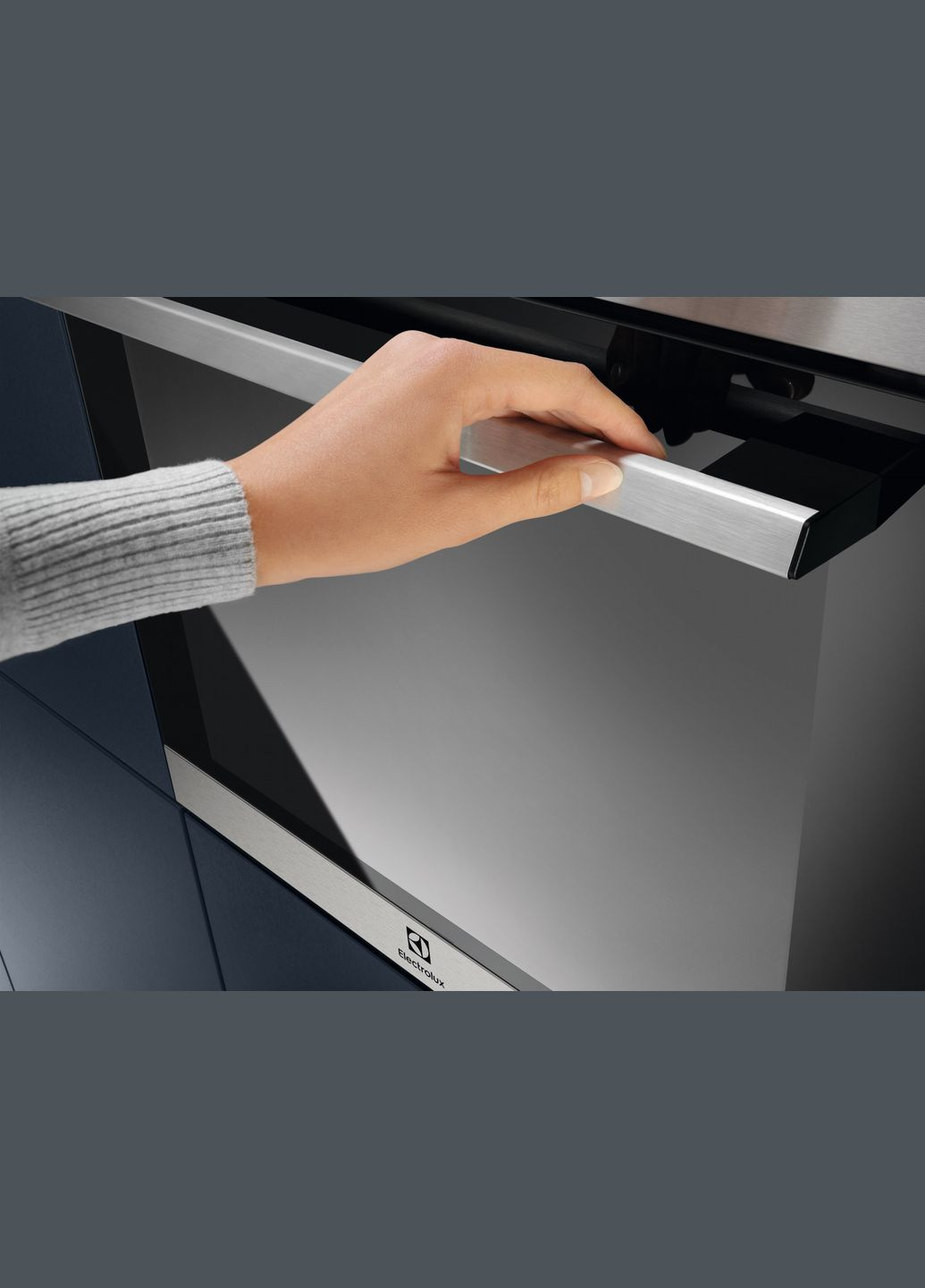 Духова шафа електрична, 65л, A, дисплей, конвекція, нерж Electrolux (314777580)