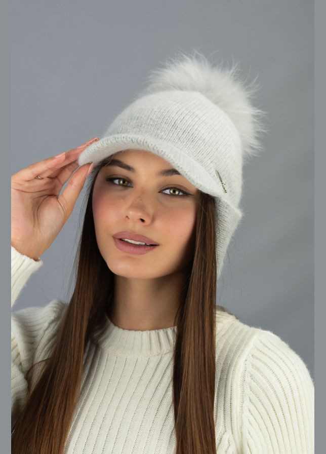 Жіноча в'язана вушанка з козирком та бубоном Альба Braxton (314854833)