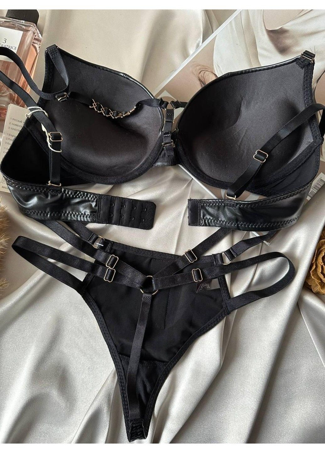 Чорний комплект бюстгальтер push-up + трусики сліпи 8188 чорний Weiyesi