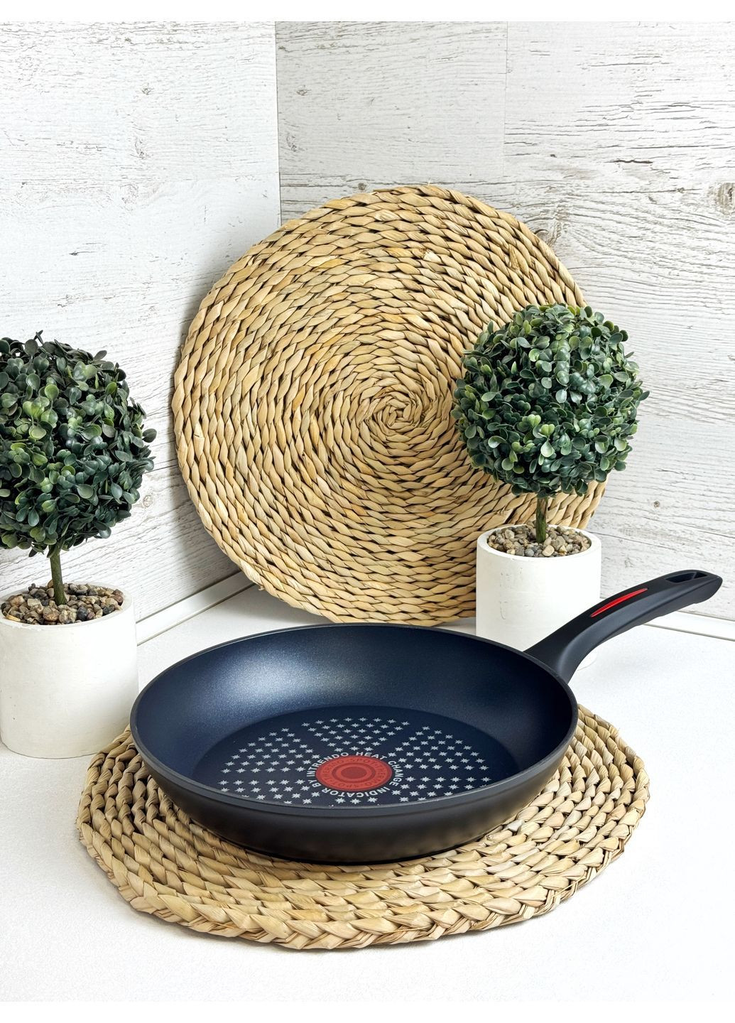 Сковорода 28 см Black Space IN0028BS Intrendo (366153345)