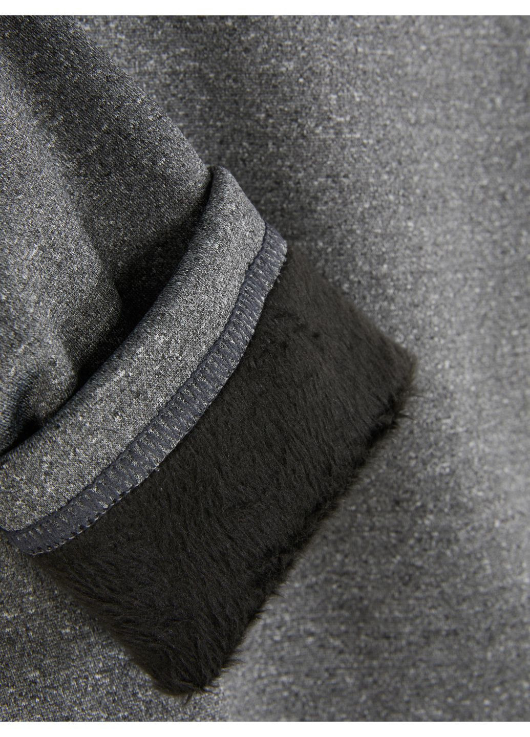 Темно-серый лонгслив Primark