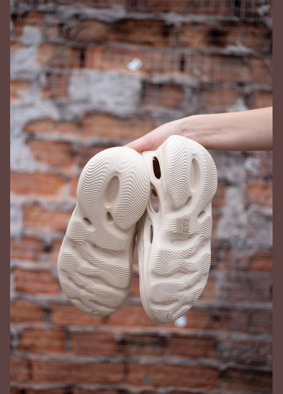 Бежевые кроссовки летние пена бежевые No Brand