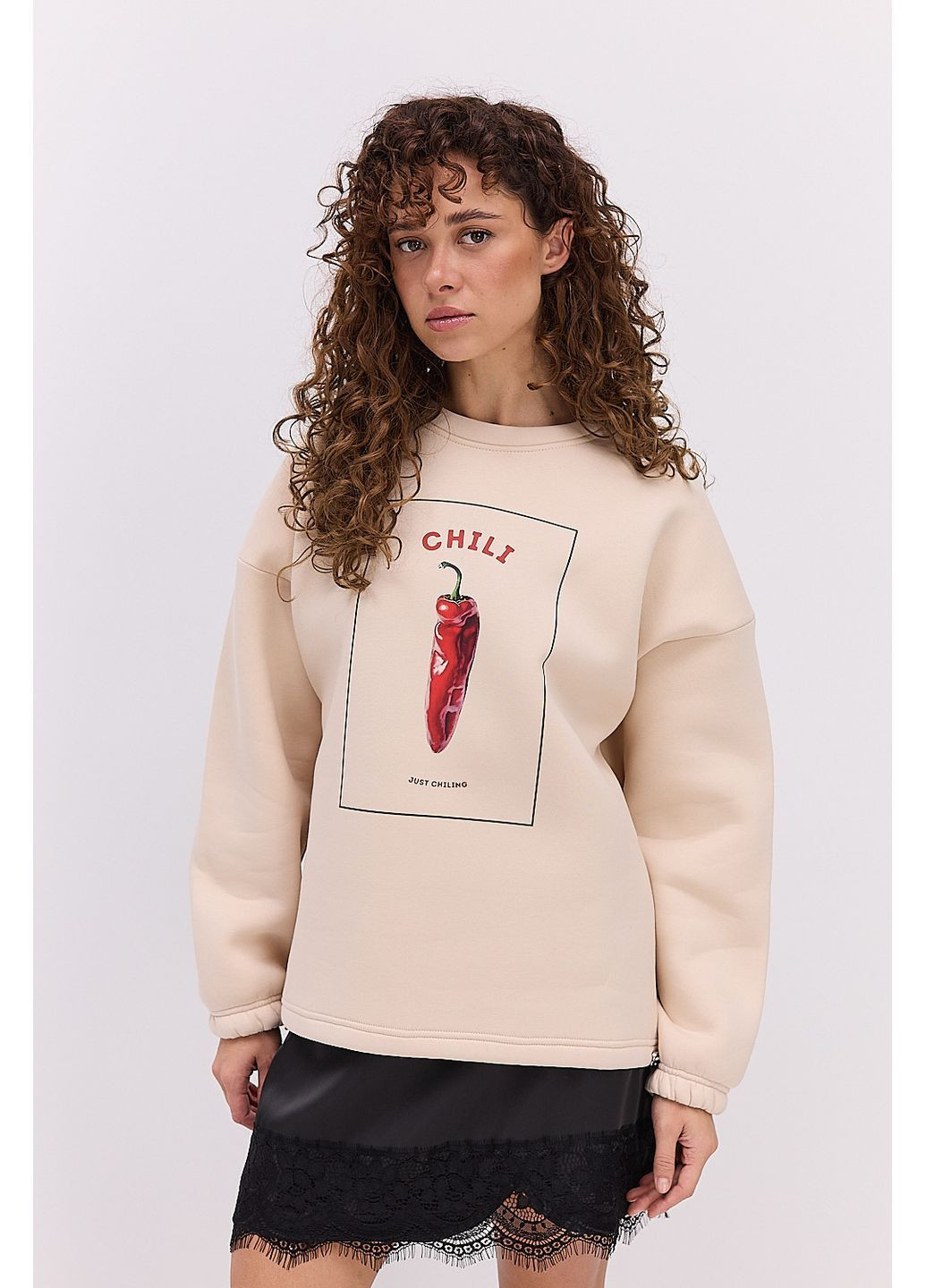 Светло-бежевый утепленный женский свитшот черный с принтом chili Arjen (364967535)