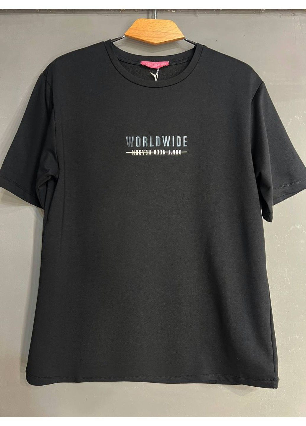 Костюм женский 101216 оверсайз футболка с джогерами со швом и надписью черный CAPPITONE (329039760)