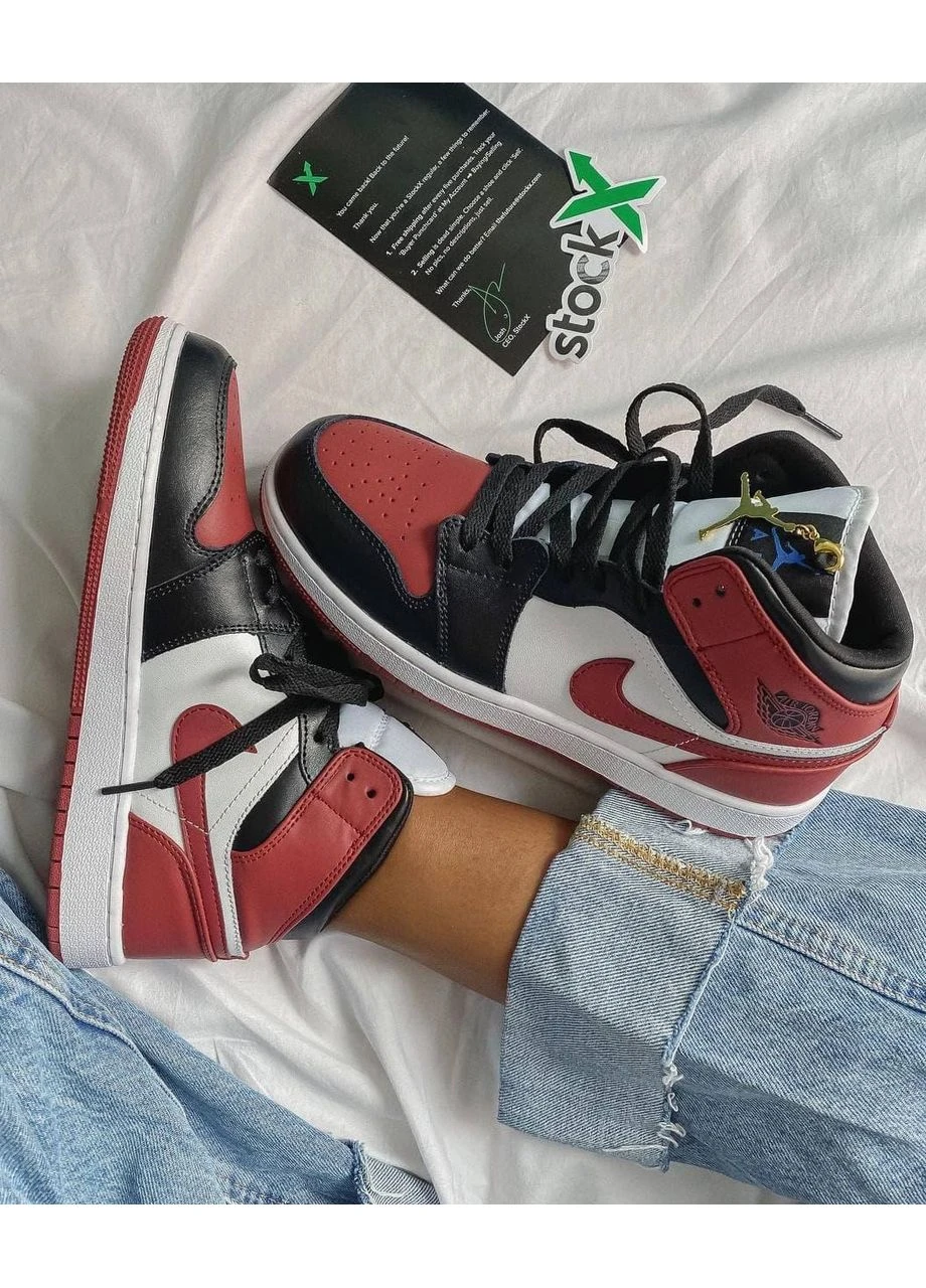 Чорні кросівки чоловічі nike air jordan 1 retro mid se black dark beetroot найк аір джордан демісезон No Brand