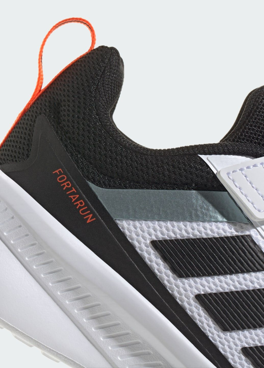 Білі всесезонні кросівки fortarun 4.0 kids adidas