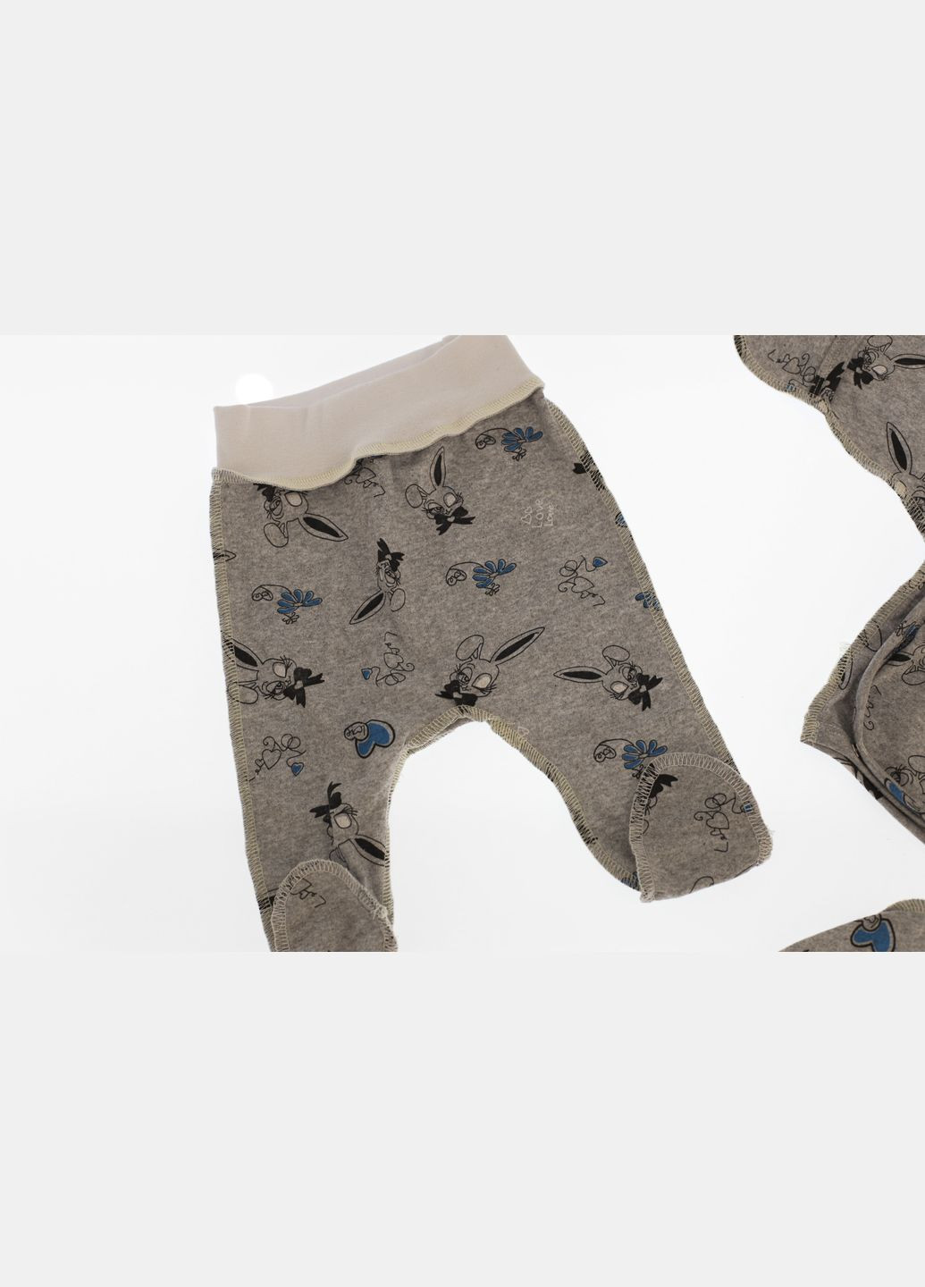 Серый комплект ползунки и распашонка кулир с зайкой серый 62 см (50135) BABYKROHA