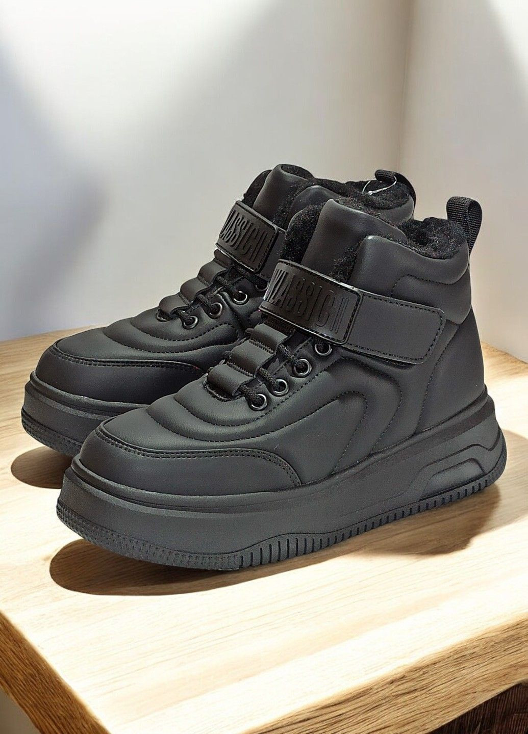 Зимові черевики хайтопи утеплені на овчині для хлопчика підлітка на липучках ТОМ М 11204А чорні Tom.M (303403567)