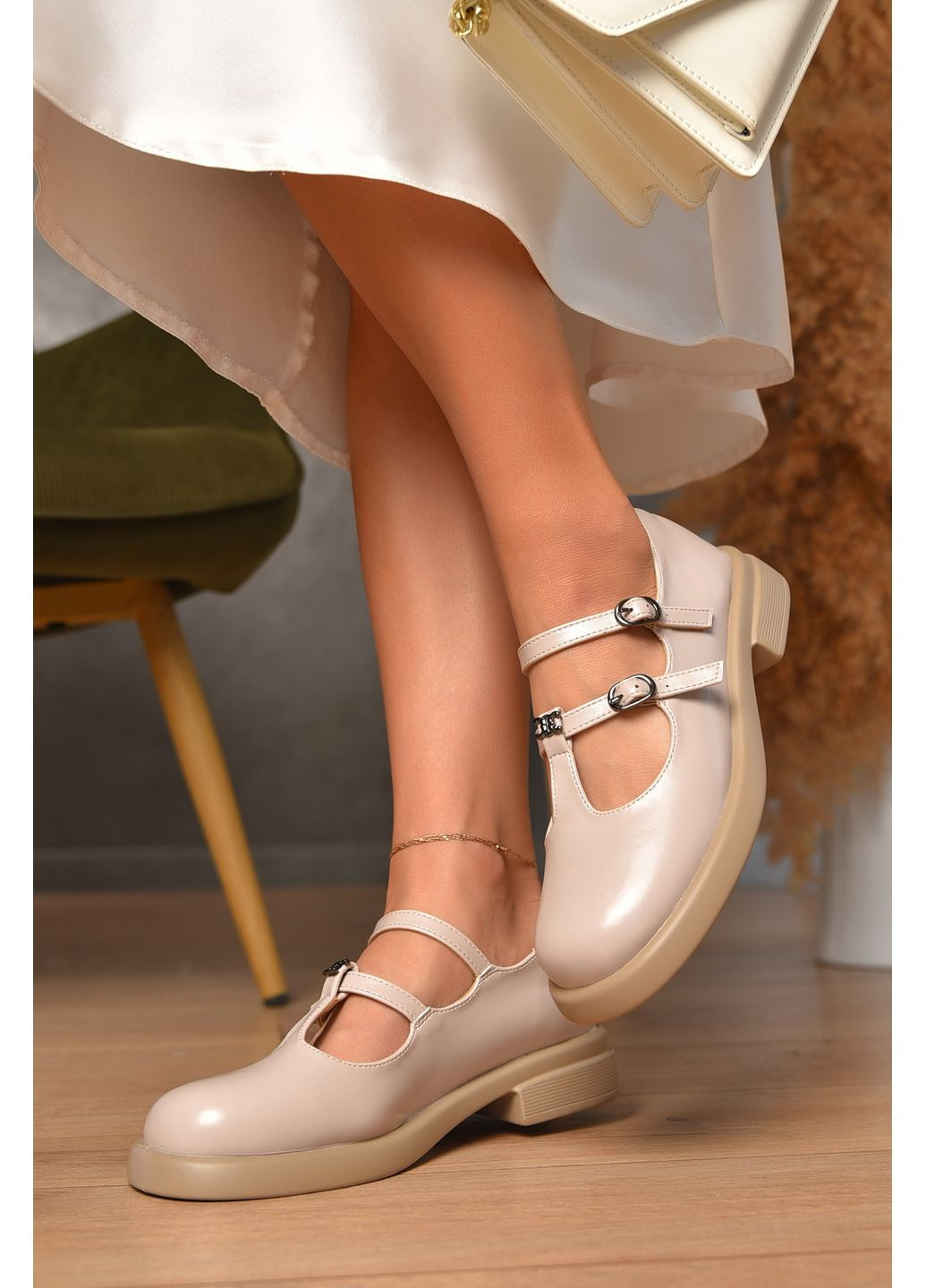 Let's Shop Туфли женские светло-бежевого цвета лоферы бежевый з искусственная кожа, искусственный мех, украина — демисезон (361146284)