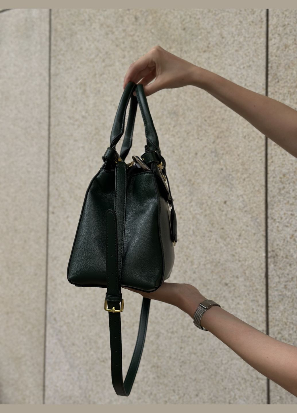 Жіноча сумка Guess з двома ручками зелена No Brand (296908839)