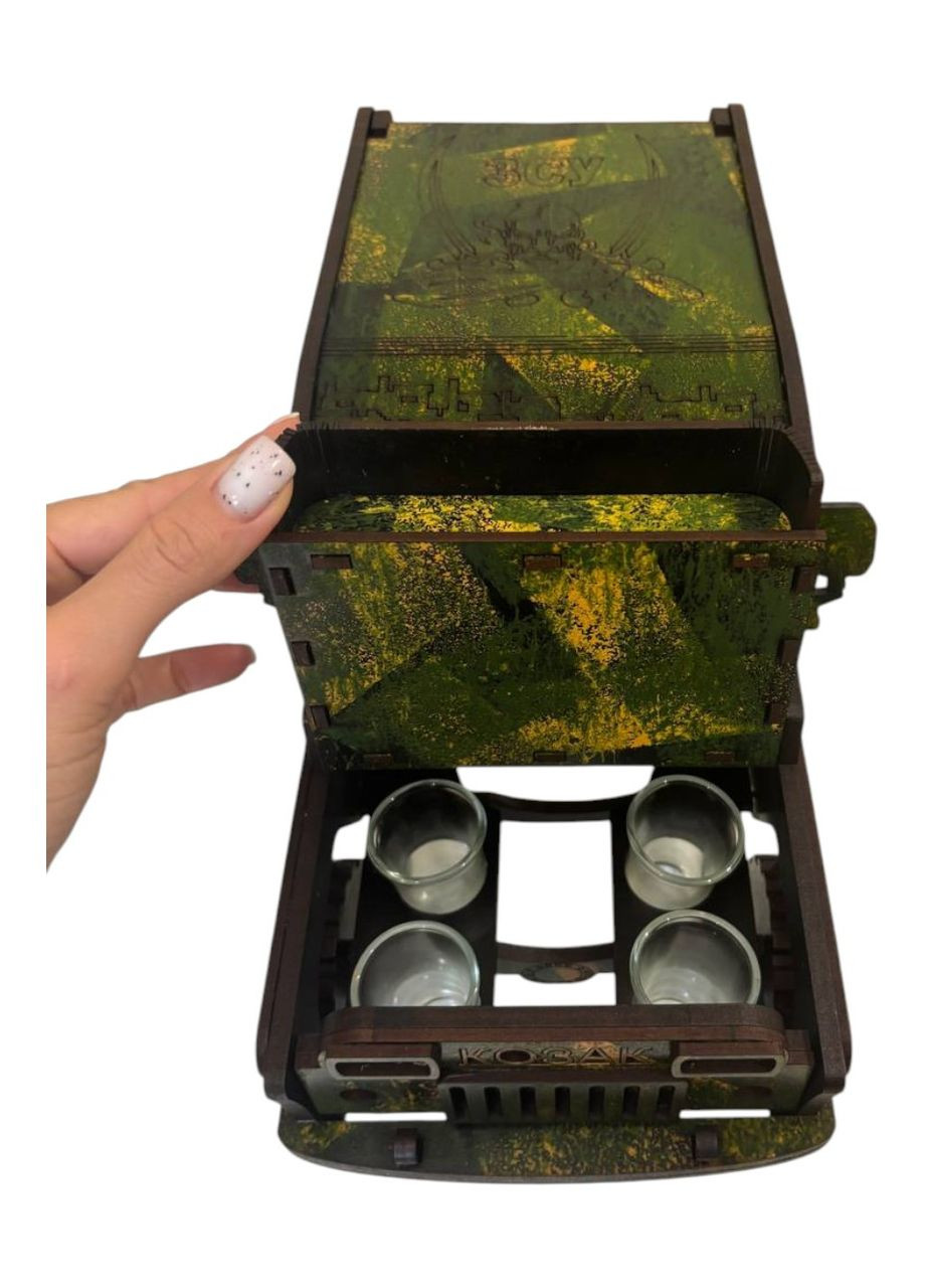 Подарочный Мини Бар Военная машина "Казак" 33x18x16.5 см. (4 рюмки). Отличный подарок! No Brand (363133025)