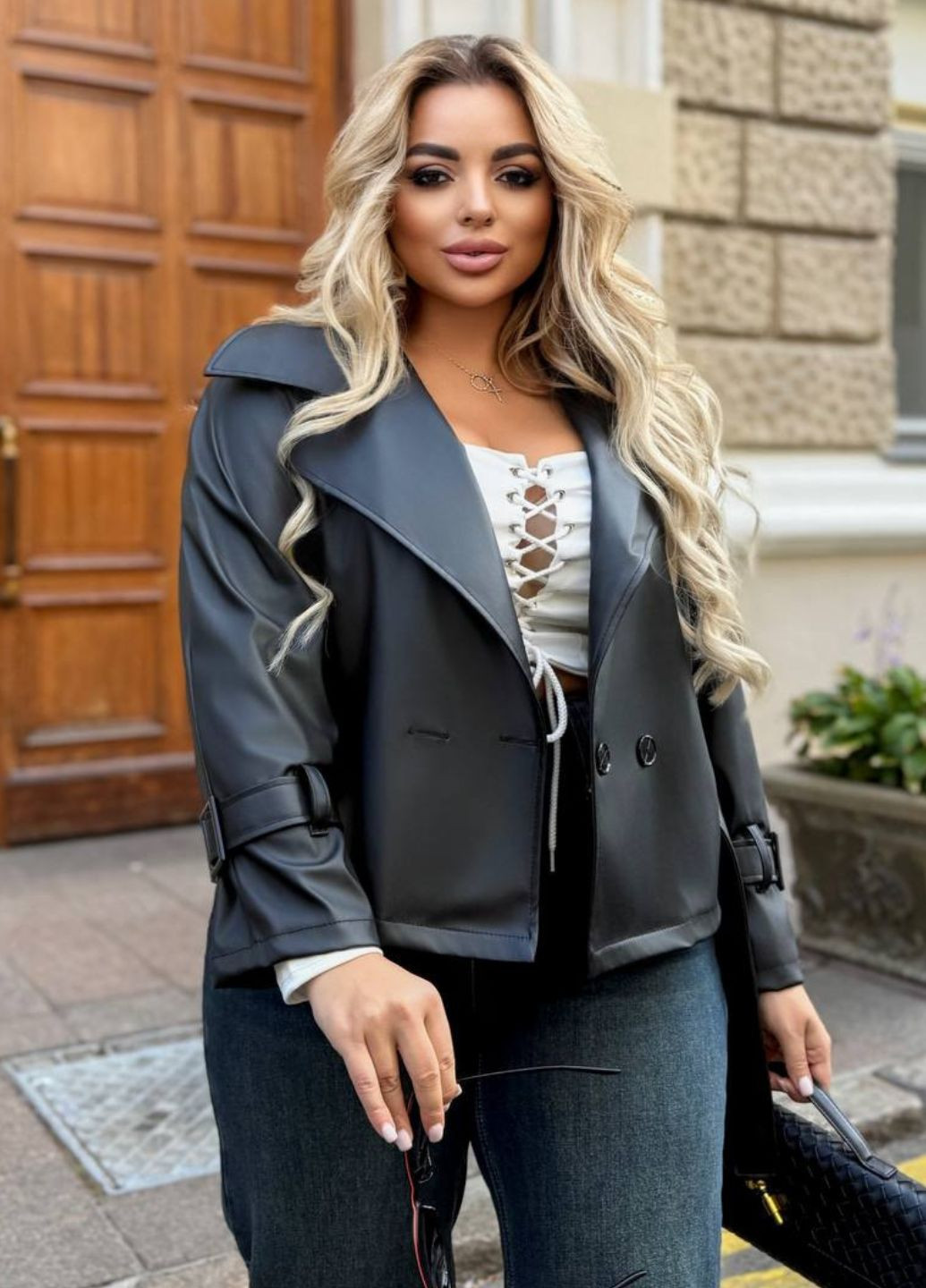 Черная демисезонная изысканная повседневная кожаная демисезонная курточка на пуговицах с поясом и шалевым воротником косуха Allthings