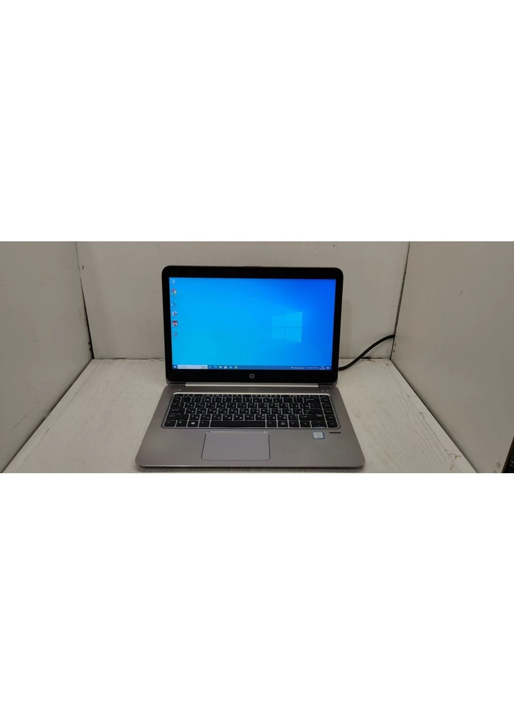 Ноутбук HP EliteBook Folio 1040 G3 / 14" (1920x1080) TN / intel Core i5-6300U (2 (4) ядра по 2.4 - 3.0 GHz) / 8 GB DDR4 / 256 Hewlett Packard (398130031)