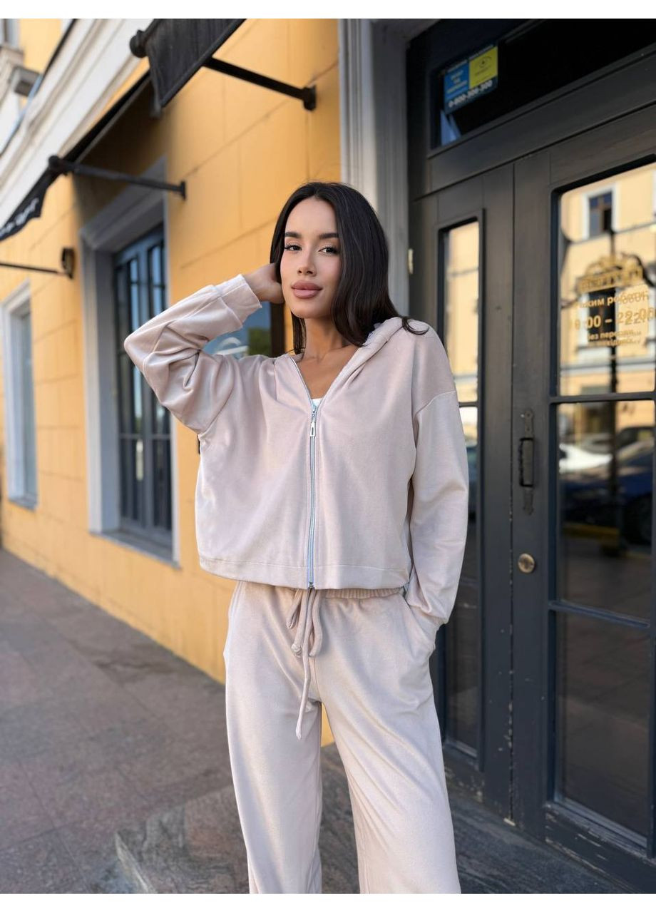 Велюровый женский костюм на змейке бежевого цвета 34264 Fashion (355341757)