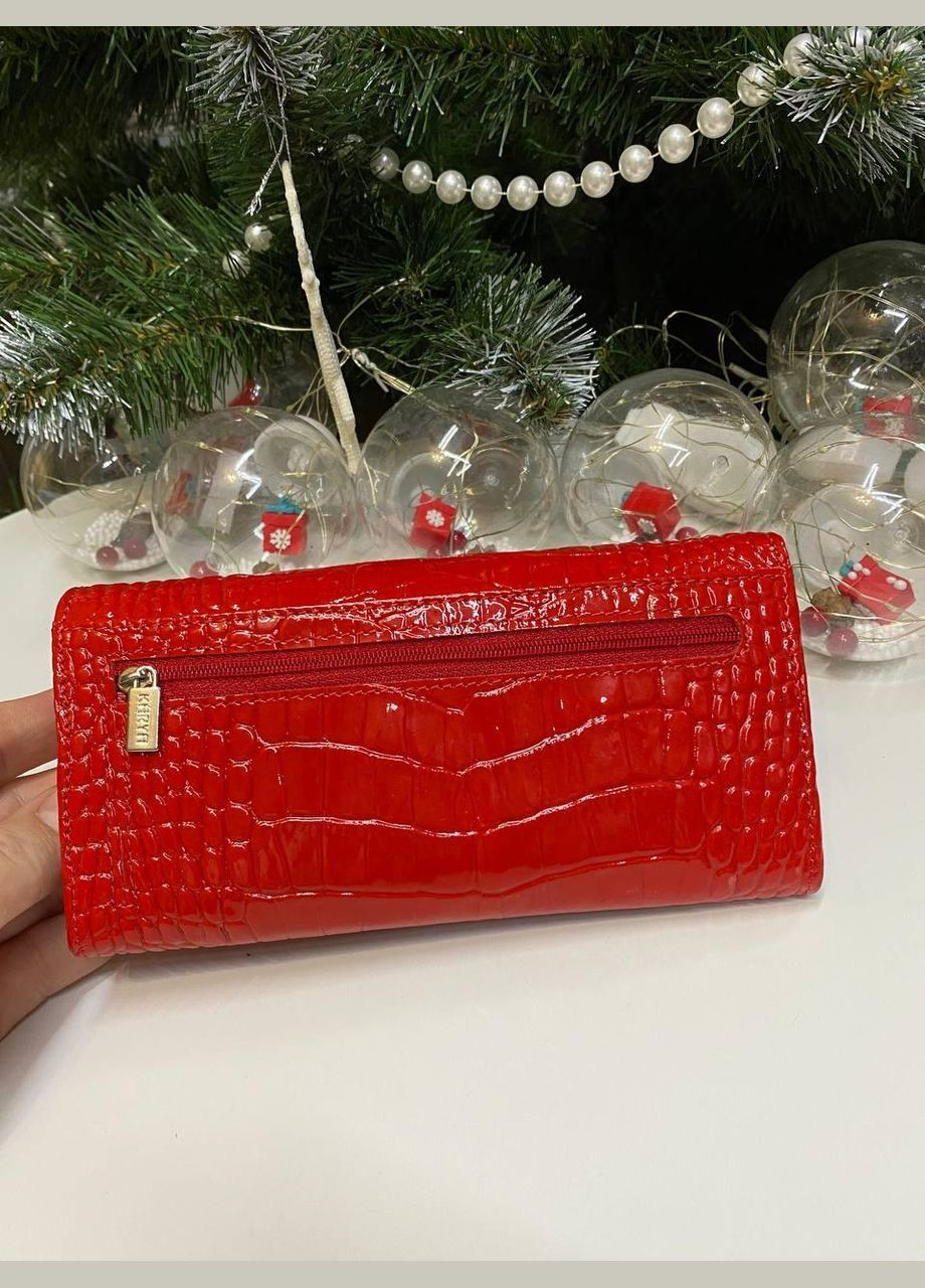 Гаманець жіночий Туреччина червоний крокодилячий принт натуральна шкіра на магнитах Karya (341322773)