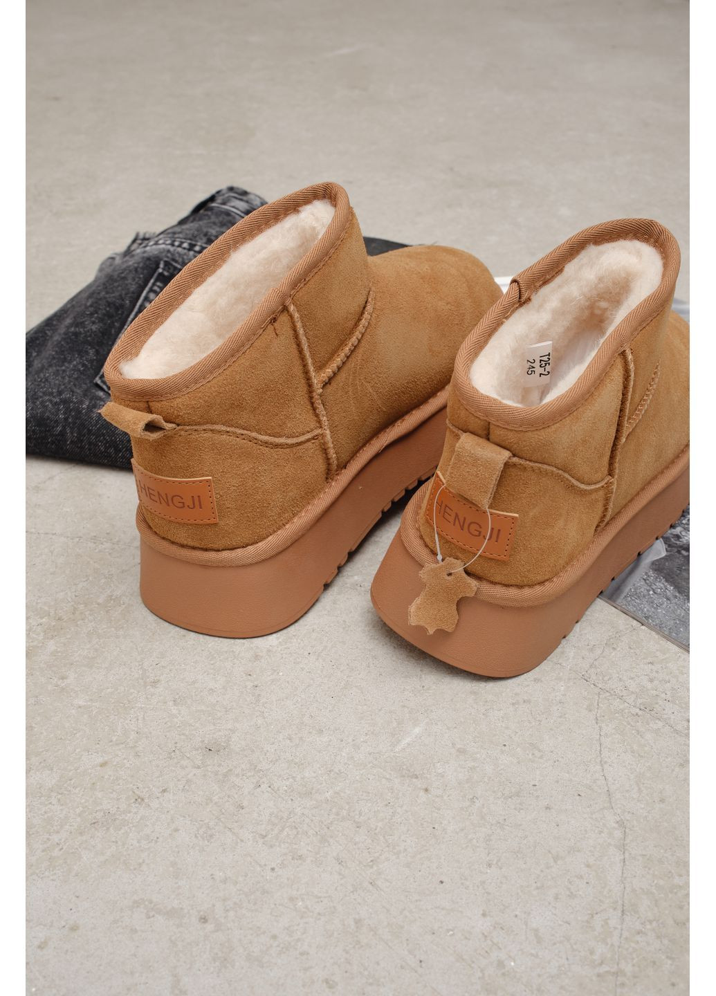 Короткі зимові замшеві уггі рудого кольору на високій підошві, теплі та стильні черевики для щоденного носіння Hengji (363984999)