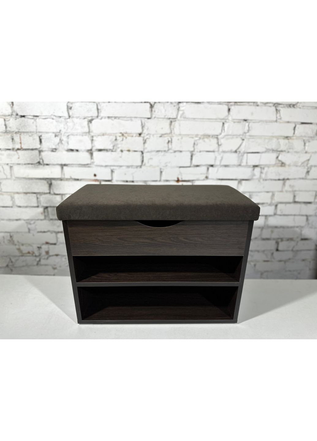 Банкетка для обуви в прихожую. Верхняя часть открывается. ДСП Венге. Ткань шоколада. Шириной 80см. No Brand (369559559)