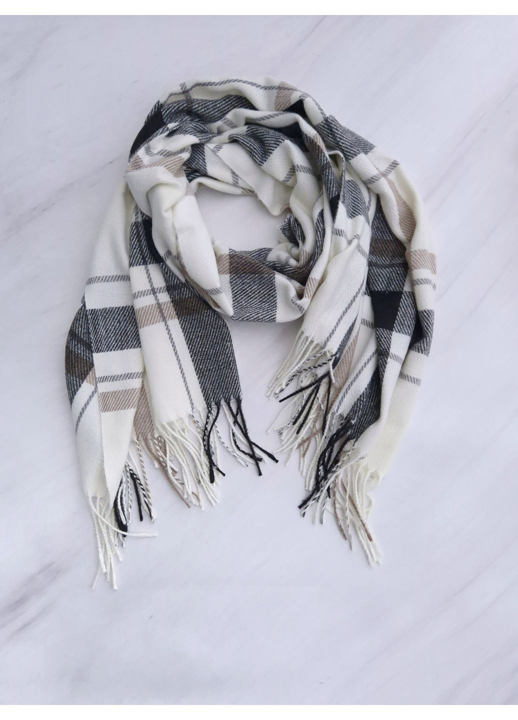 Шарф-палантин жіночий в клітинку з кистями осінь-зима 178х67 см No Brand (367197090)
