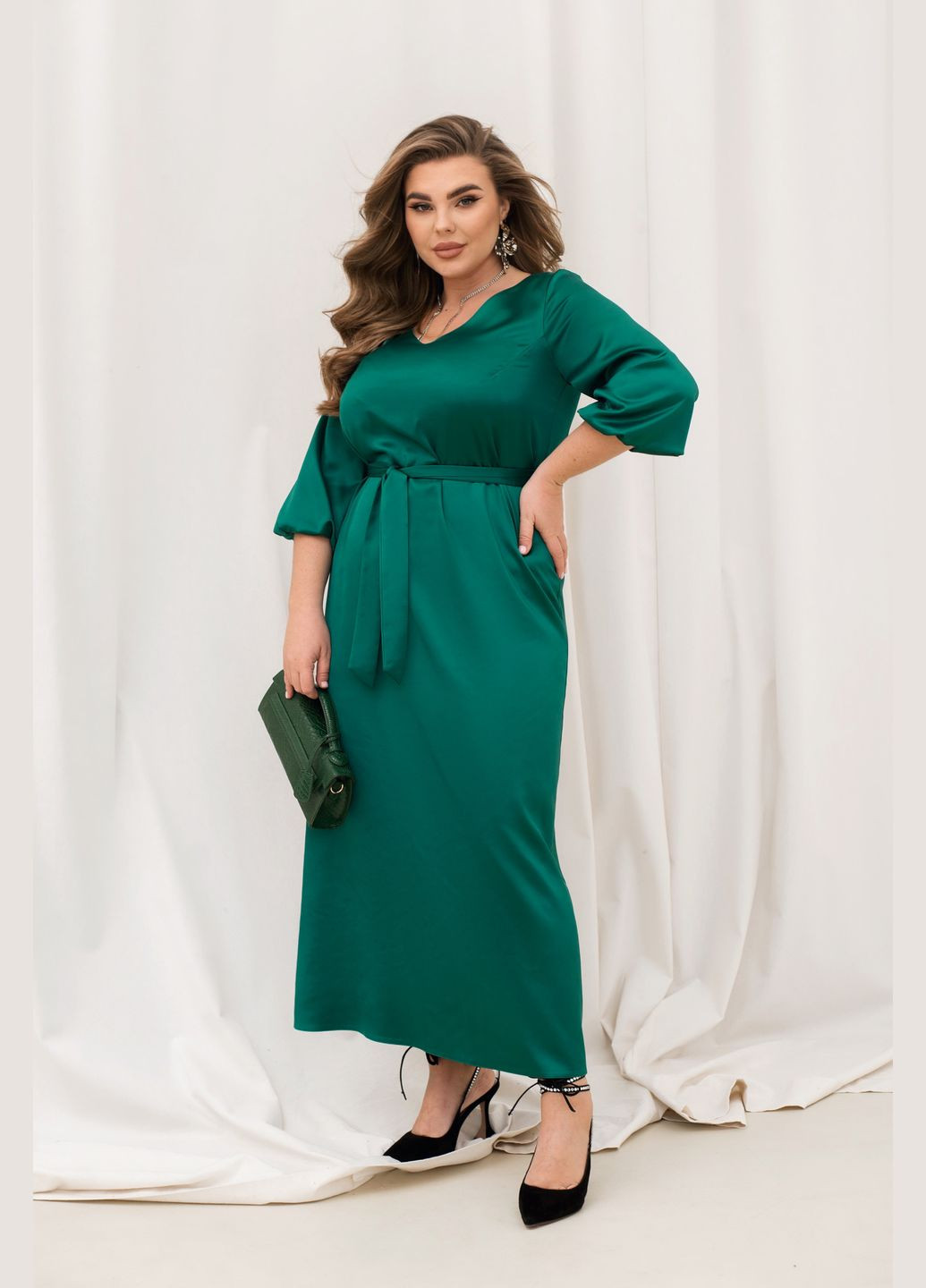 Зеленое вечернее платье Minova однотонное