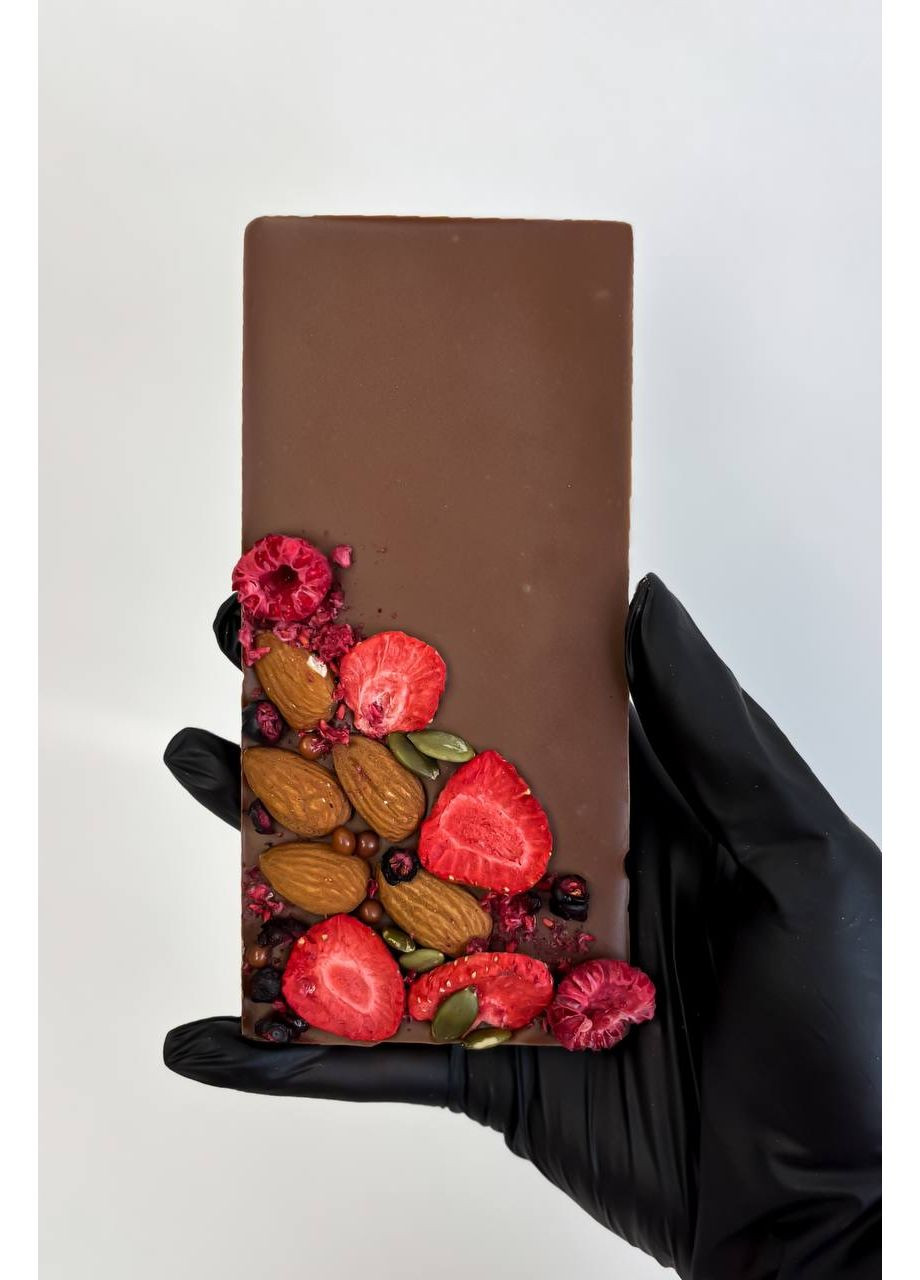 Вкусная крафтовая молочная шоколадка с красивым дизайном и с надписью BerryBar 100г No Brand (352767745)