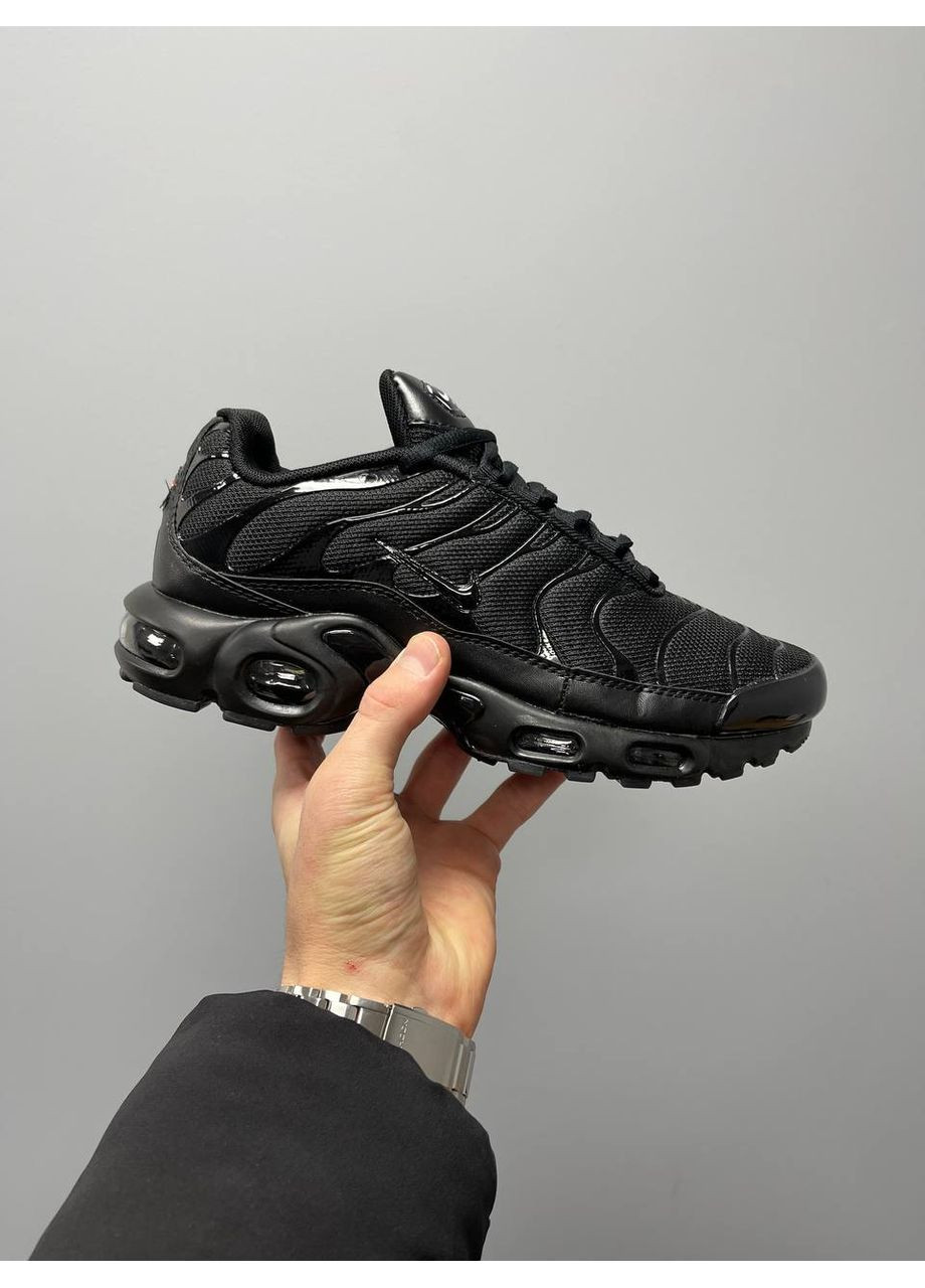 Белые демисезонные кроссовки мужские nike air max plus triple black 604133-050 найк аир макс тн No Brand