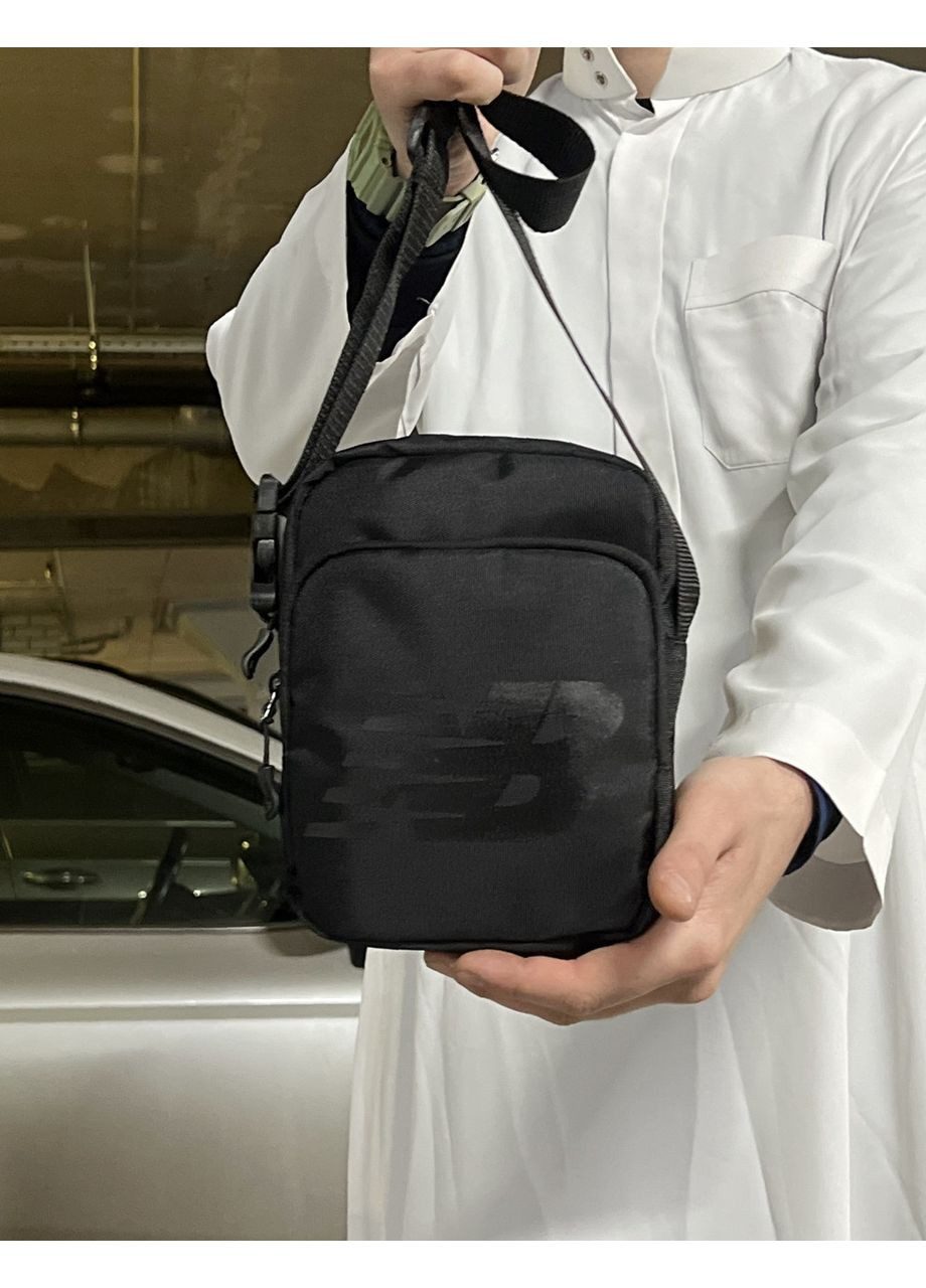 Черная барсетка через плечо – легкая мужская сумка с молнией и ремнем No Brand (365592492)