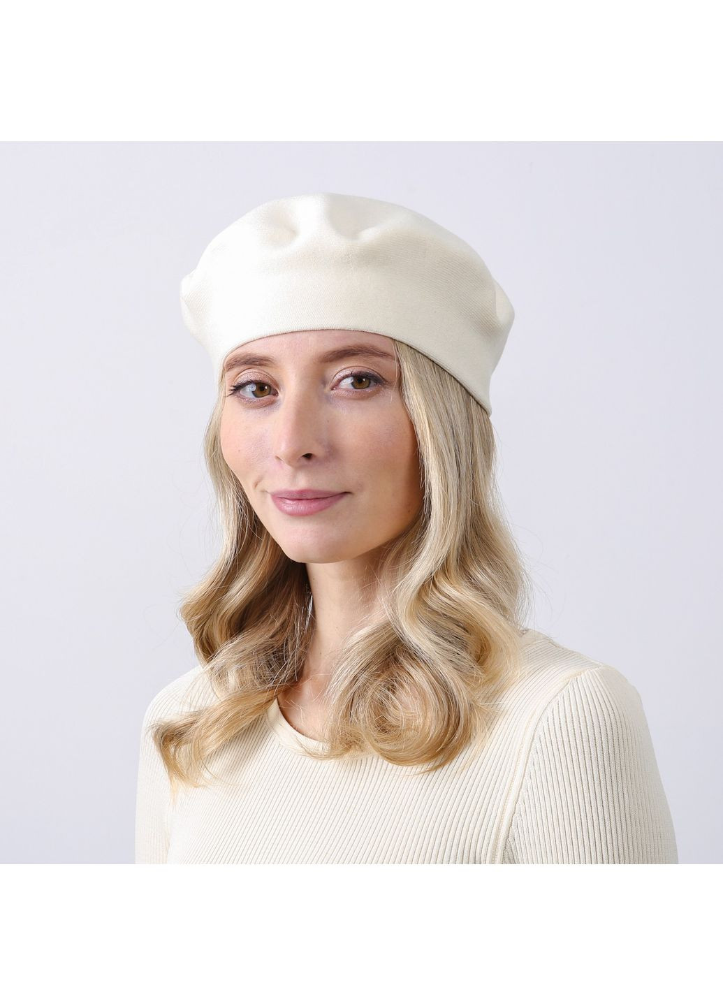 Берет женский вискоза молочный ЛЕЙЛА LuckyLOOK 926-073 (361969999)