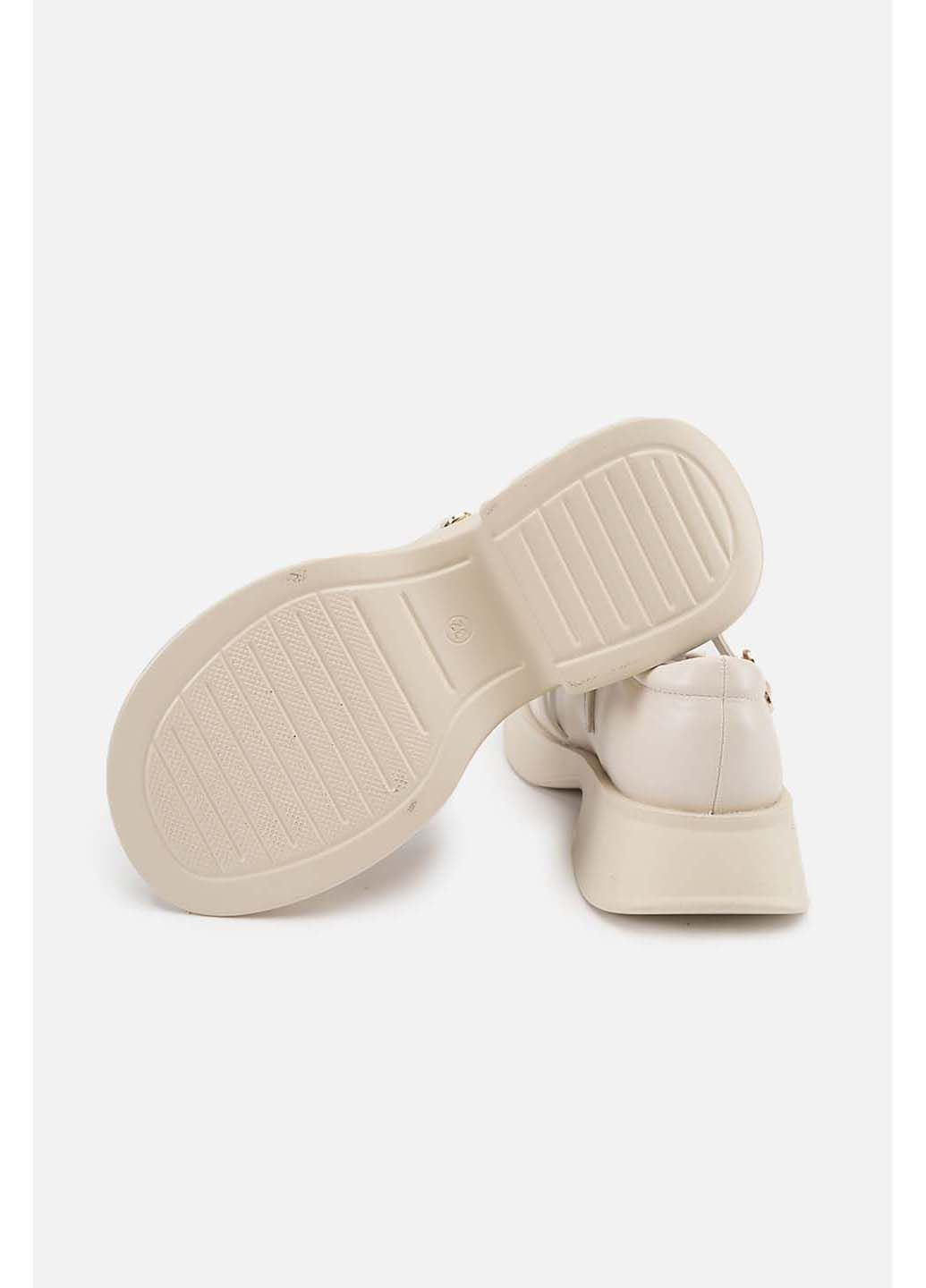 Бежевые туфли для девочки No Brand