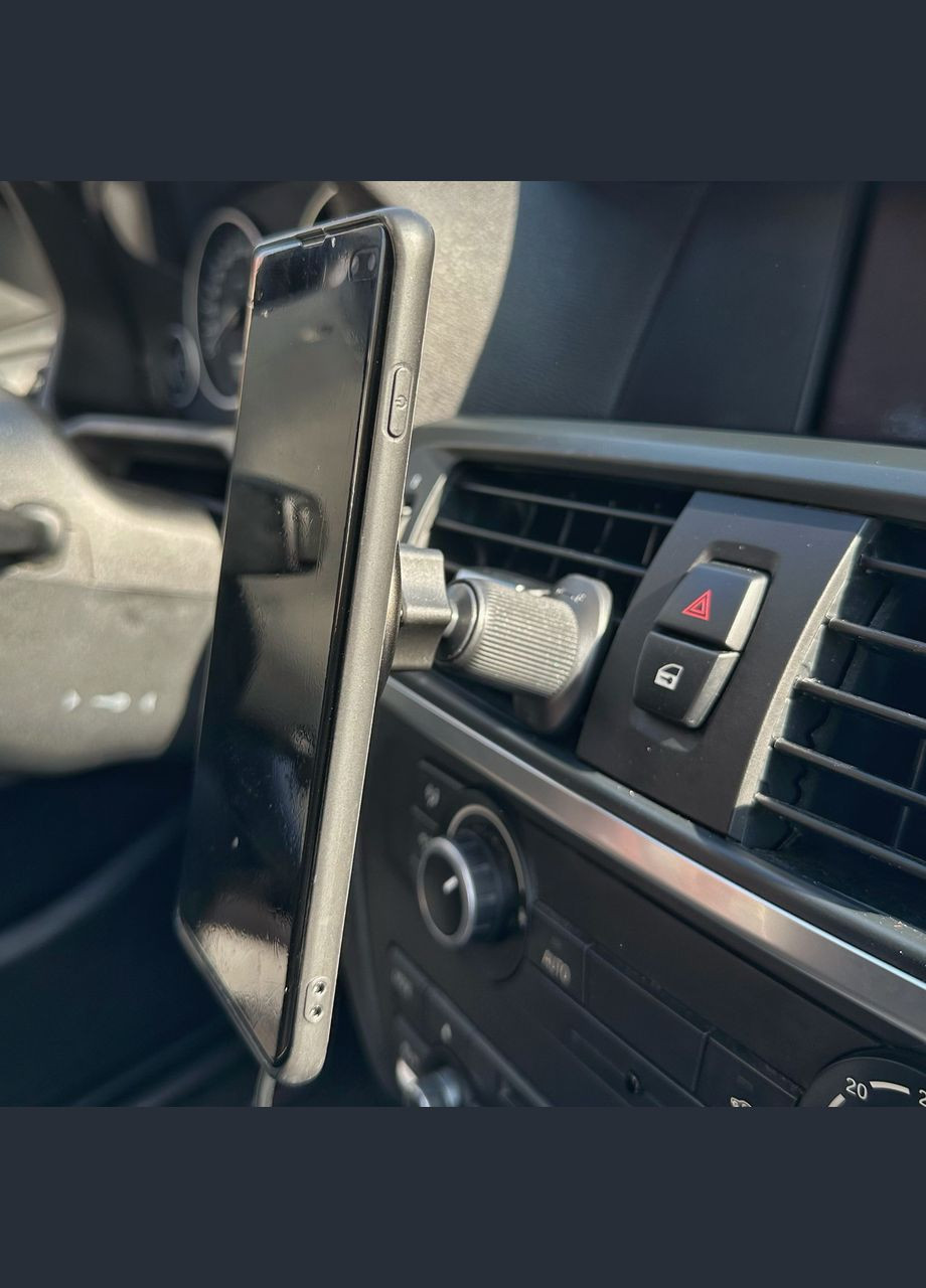 Магнітний тримач в авто з безпровідною зарядкою No Brand (315717158)