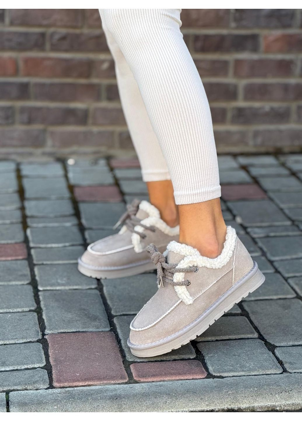 Зимние женские ботинки светло-серые натуральная замша на меху теплые замшевые лоферы No Brand