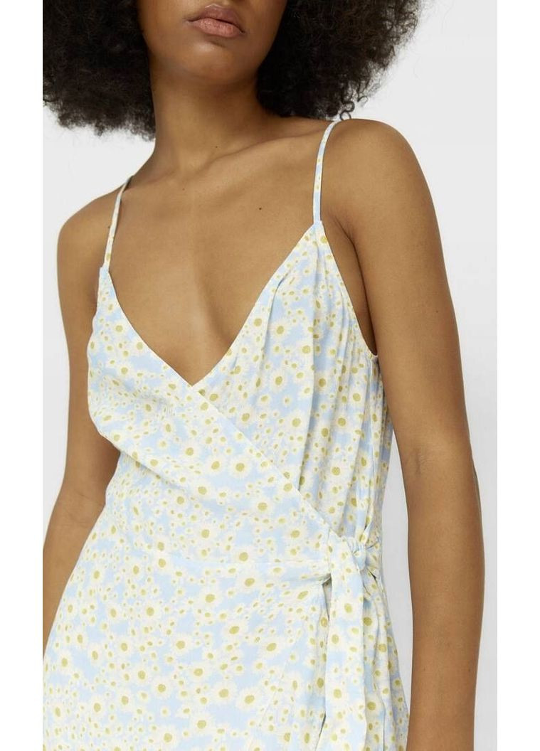 Молочное платье весенне-летнее Stradivarius