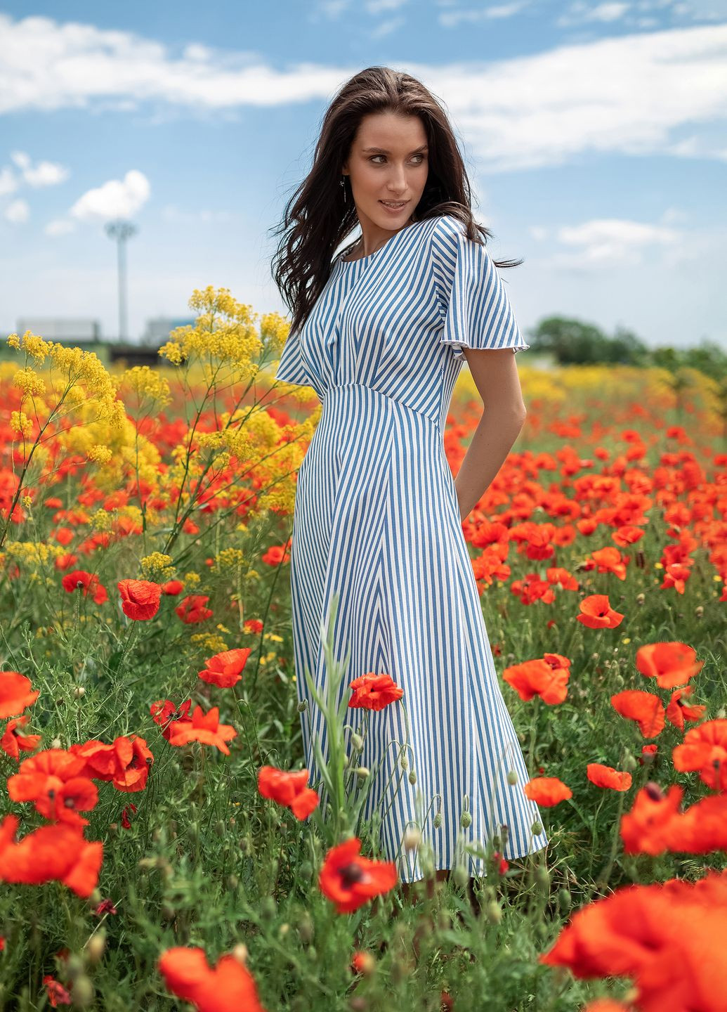 Голубое повседневный льняное платье в полоску колокол No Brand в полоску