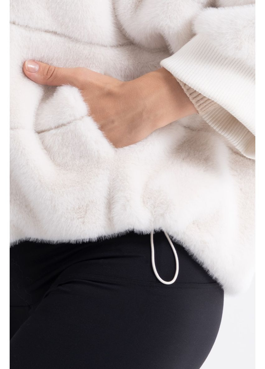 Белая зимняя полушубок женский nf 28328 молочный Freever