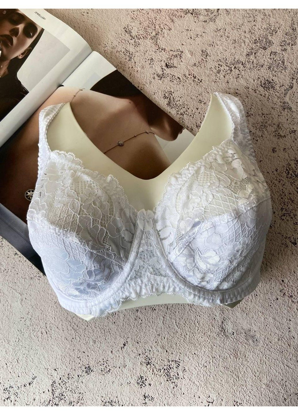 Белый бюстгальтер больших размеров без поролона на чашку f белый Lanny Mode