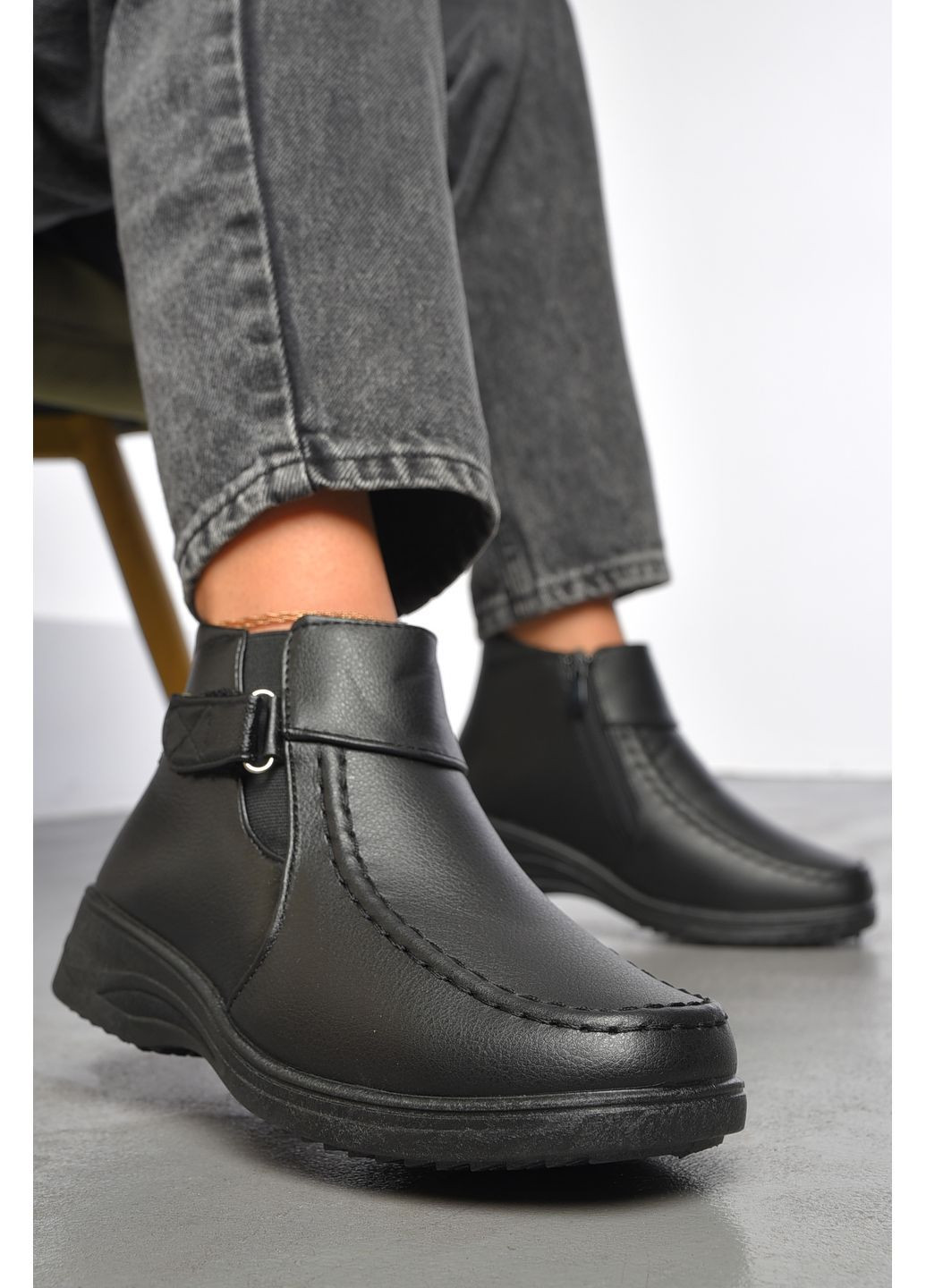 Осенние ботинки женские демисезонные черного цвета на молнии дезерты Let's Shop без декора из искусственной кожи