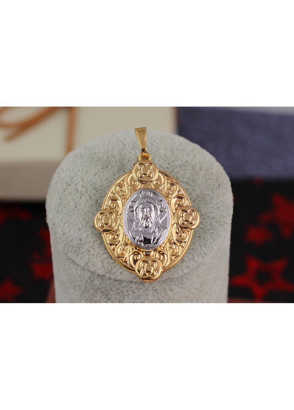 Ладанка овальная с волнистой окантовкой Иисус комбинированная 3,5 см love-shopping Xuping Jewelry (355800816)