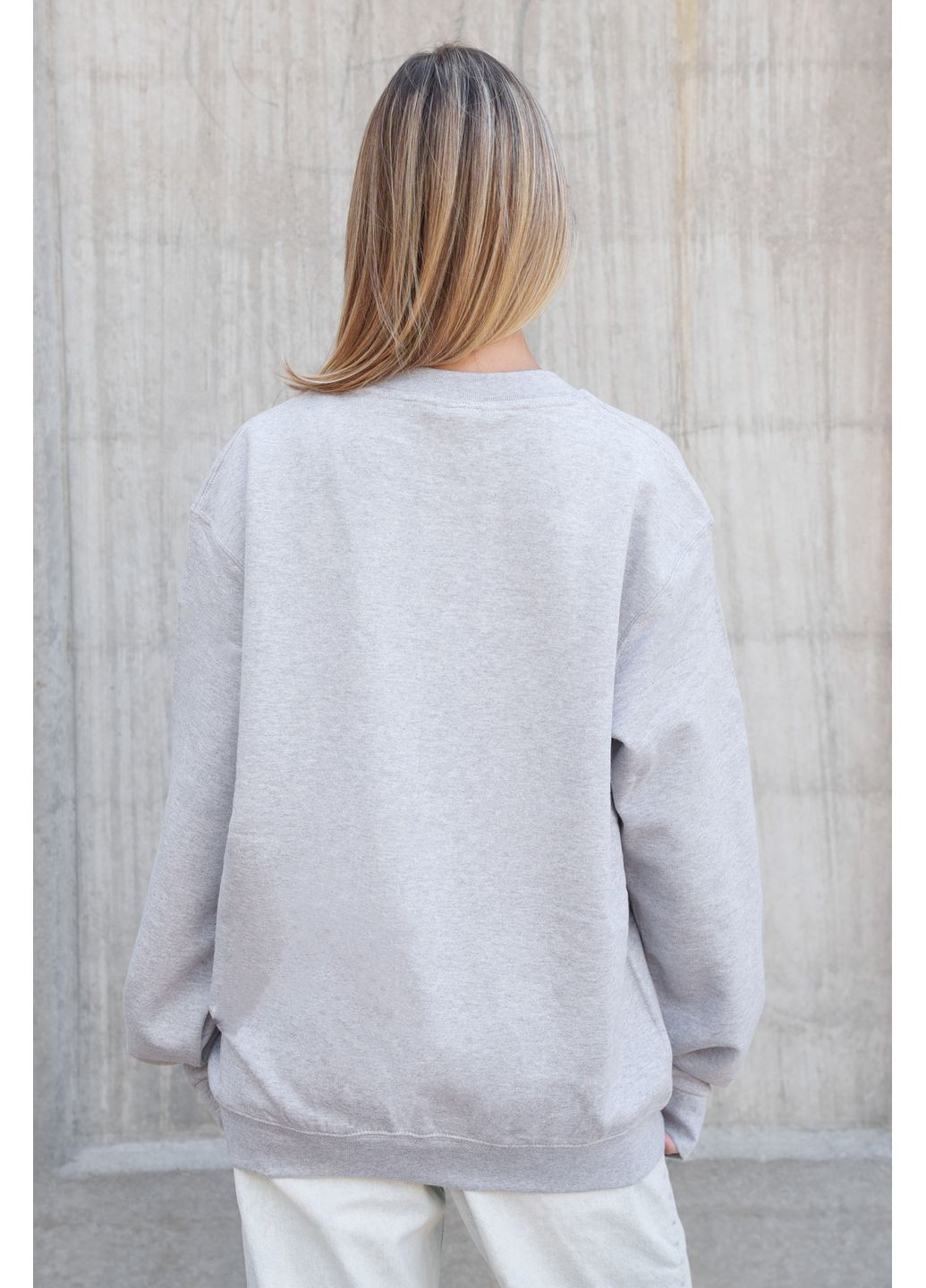 Сірий жіночий утеплений оверсайз світшот на флісі з принтом 1702 black Without однотонний без декору (366740676)