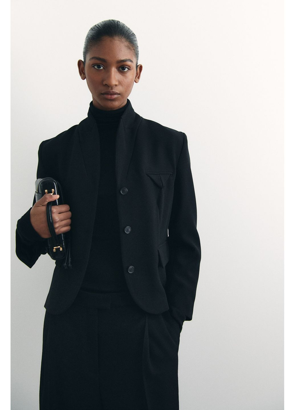 Черный женский жакет H&M -