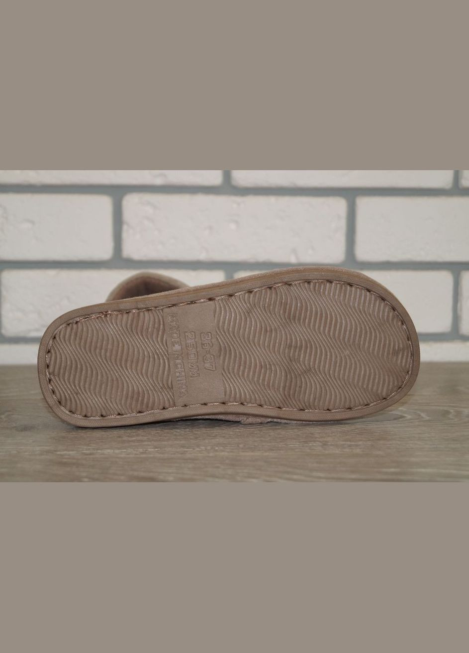 Коричневые тапочки женские домашние с красивыми сердечками No Brand с аппликацией, с вышивкой