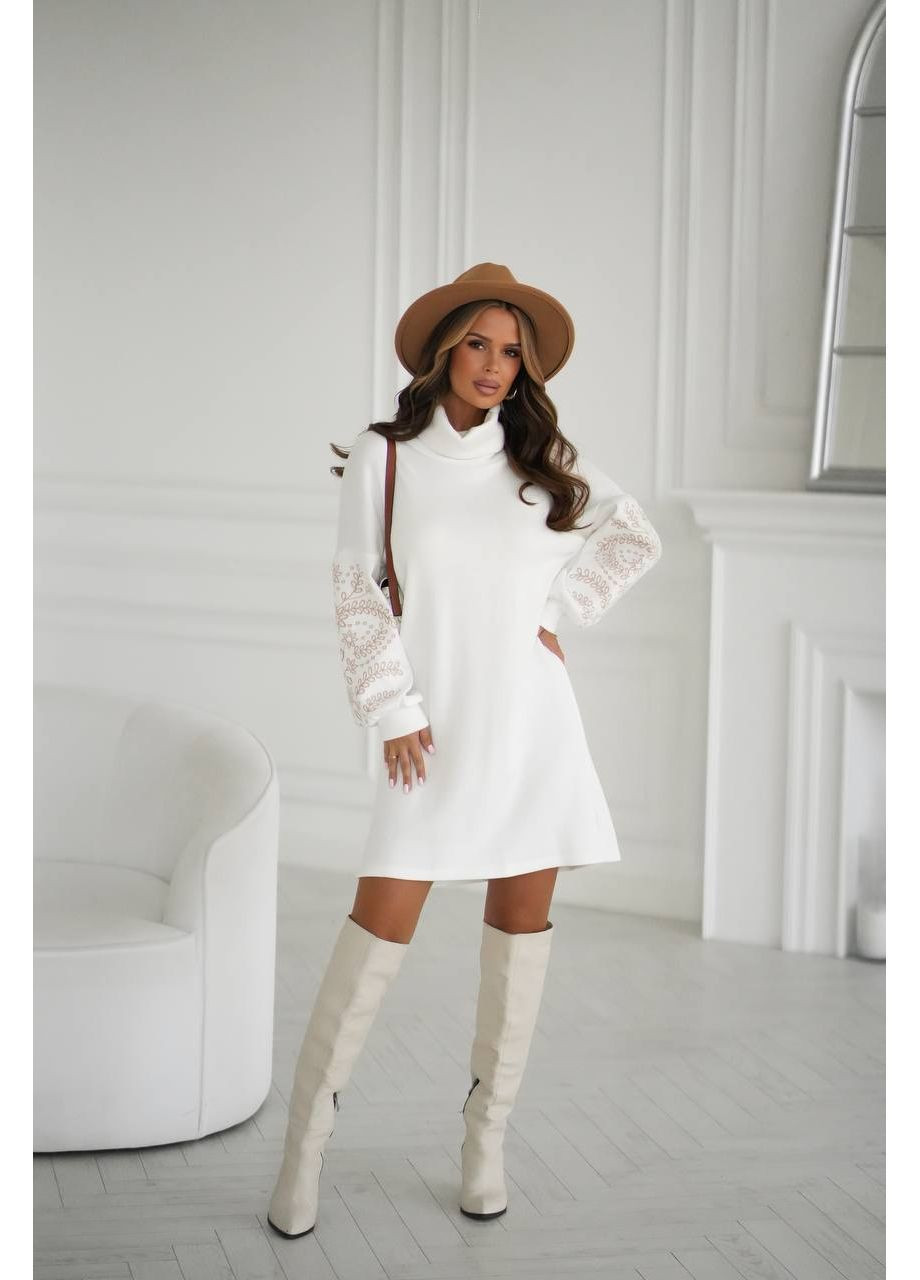 Молочна жіноча сукня вільного крою з вишивкою ангора No Brand