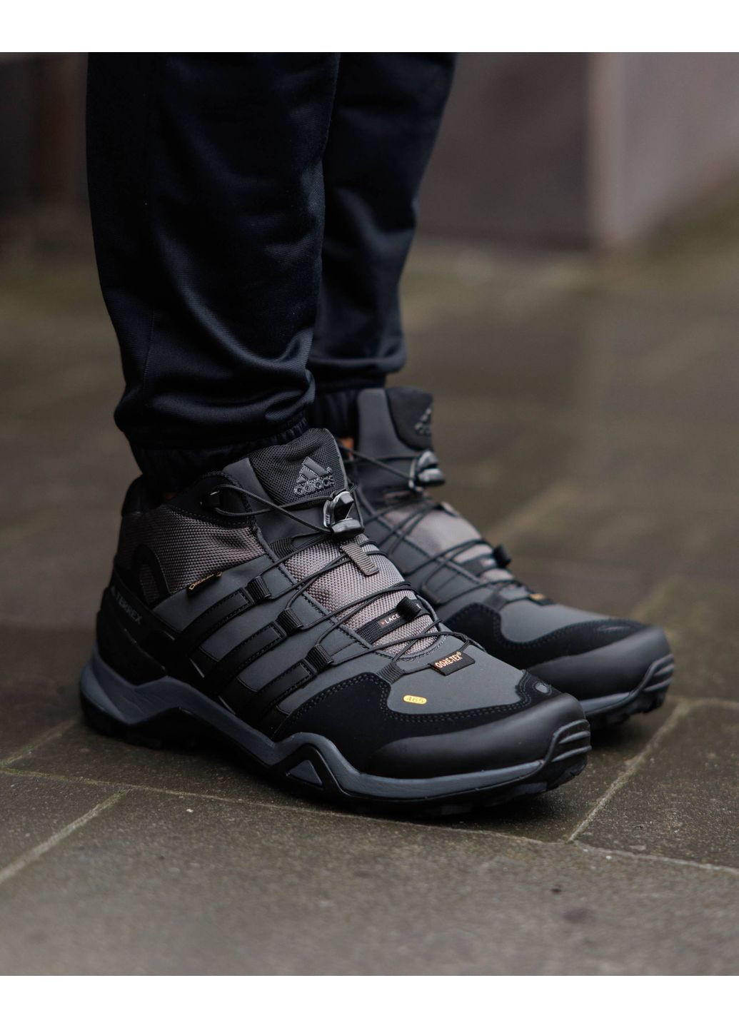 Черные зимние зимние водонепроницаемые кроссовки мужские adidas terrex fast r mid gore-tex black dark grey (копия) No Brand