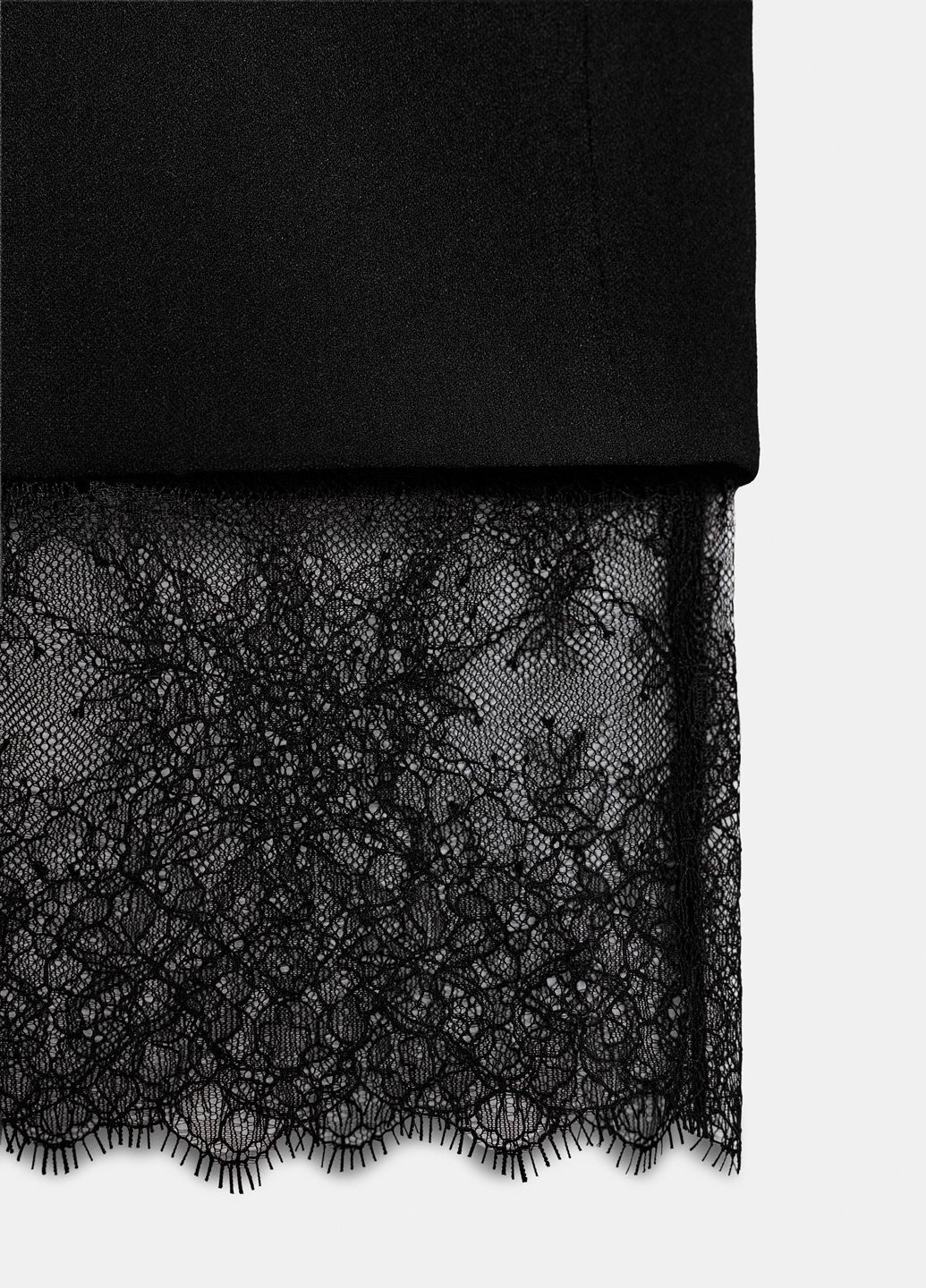 Черное платье Zara однотонное