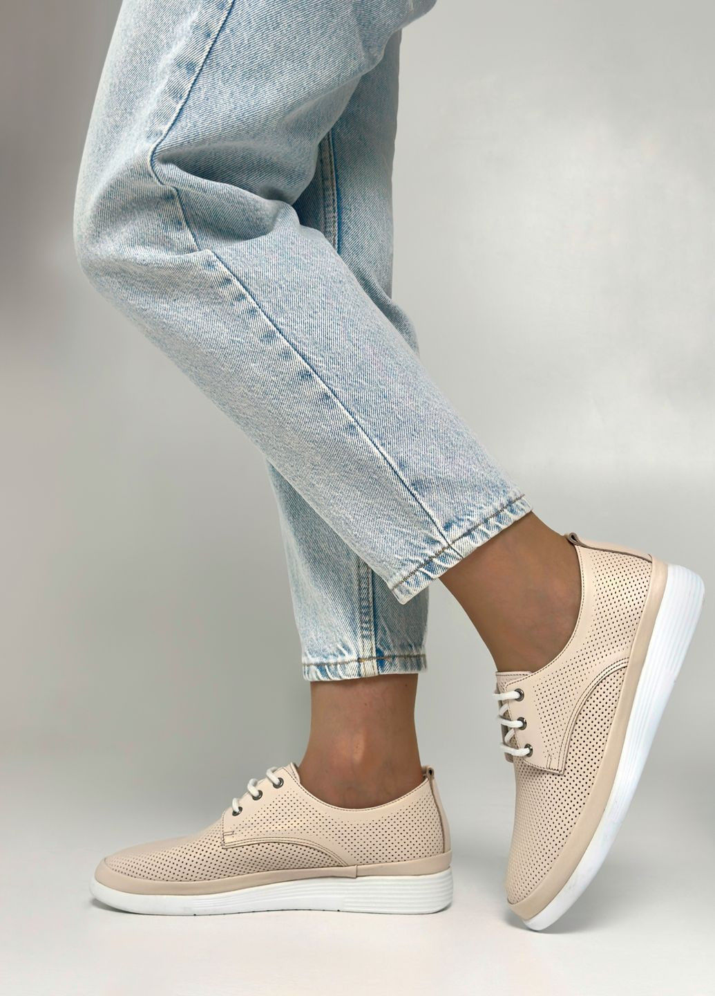 Слипоны женские кожаные Sherlock Soon светло-бежевые демисезоны (301032561)