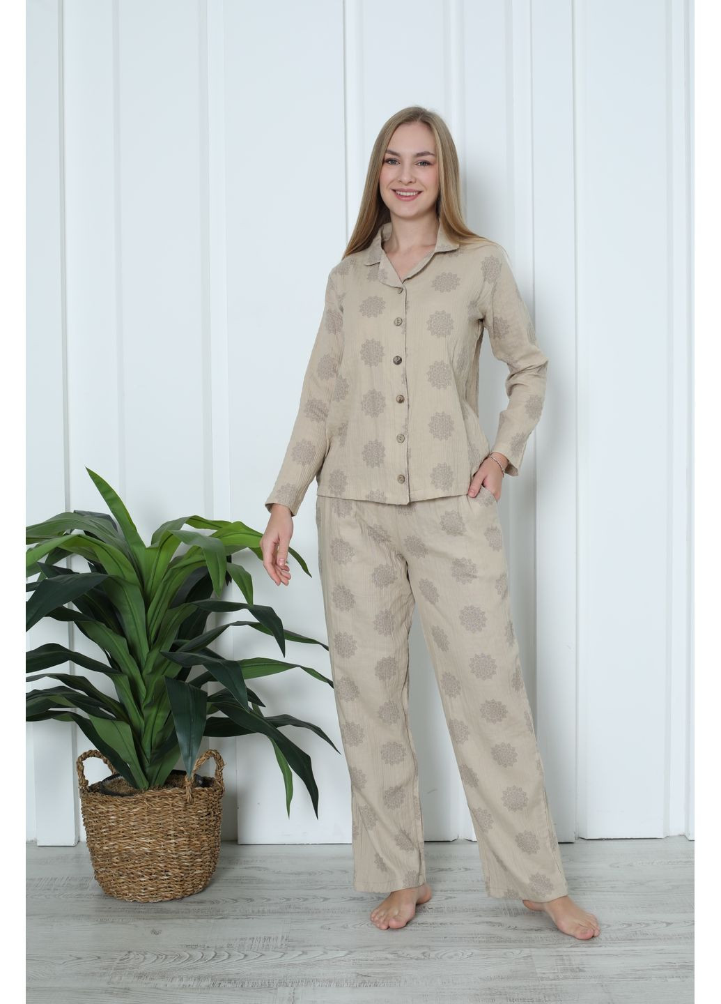 Бежевая женский комплект мандала на пуговицах Nicoletta